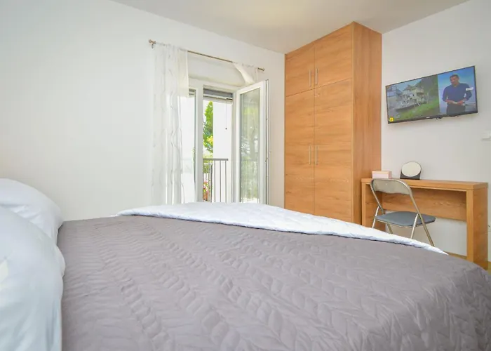 Milena-1 By Interhome Пакоштане