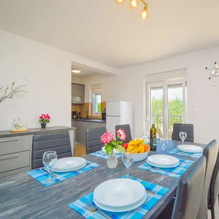 Milena-1 By Interhome Apartamento Pakoštane