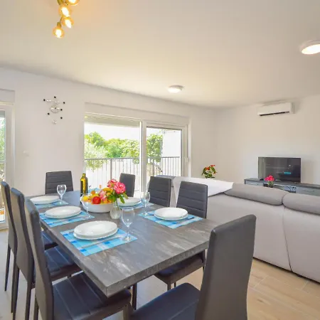 Milena-1 By Interhome Apartamento Pakoštane